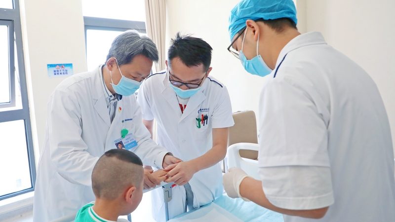 一碗汤里的气血智慧：从选材到火候的调理要点